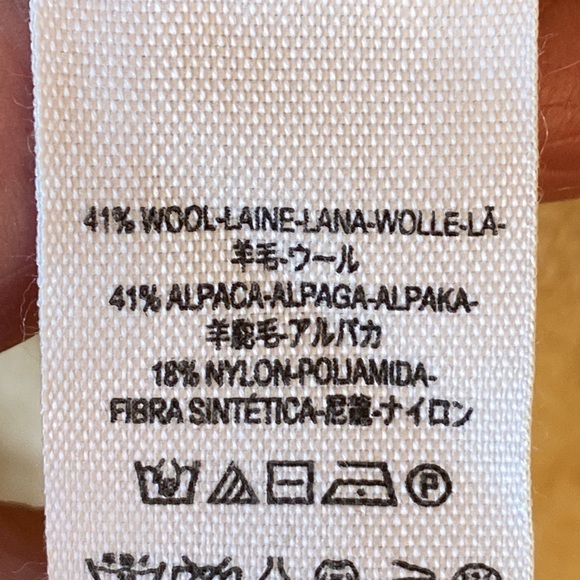 ✌️LIKE NEW ‼️ FREE PEOPLE ALPACA CAPE‼️ - Picture 10 of 16